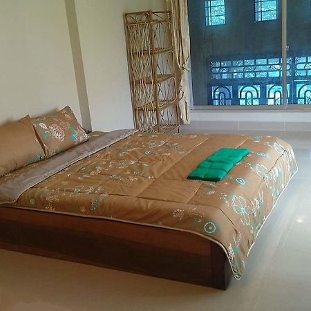 Kepmandou Lounge-Bar Bed & Breakfast ภายนอก รูปภาพ