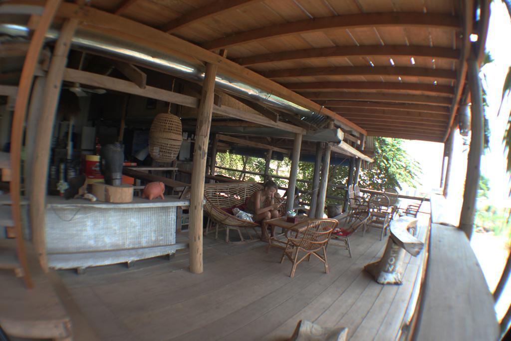 Kepmandou Lounge-Bar Bed & Breakfast ภายนอก รูปภาพ
