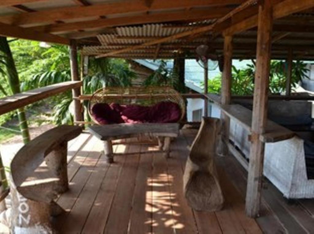 Kepmandou Lounge-Bar Bed & Breakfast ภายนอก รูปภาพ