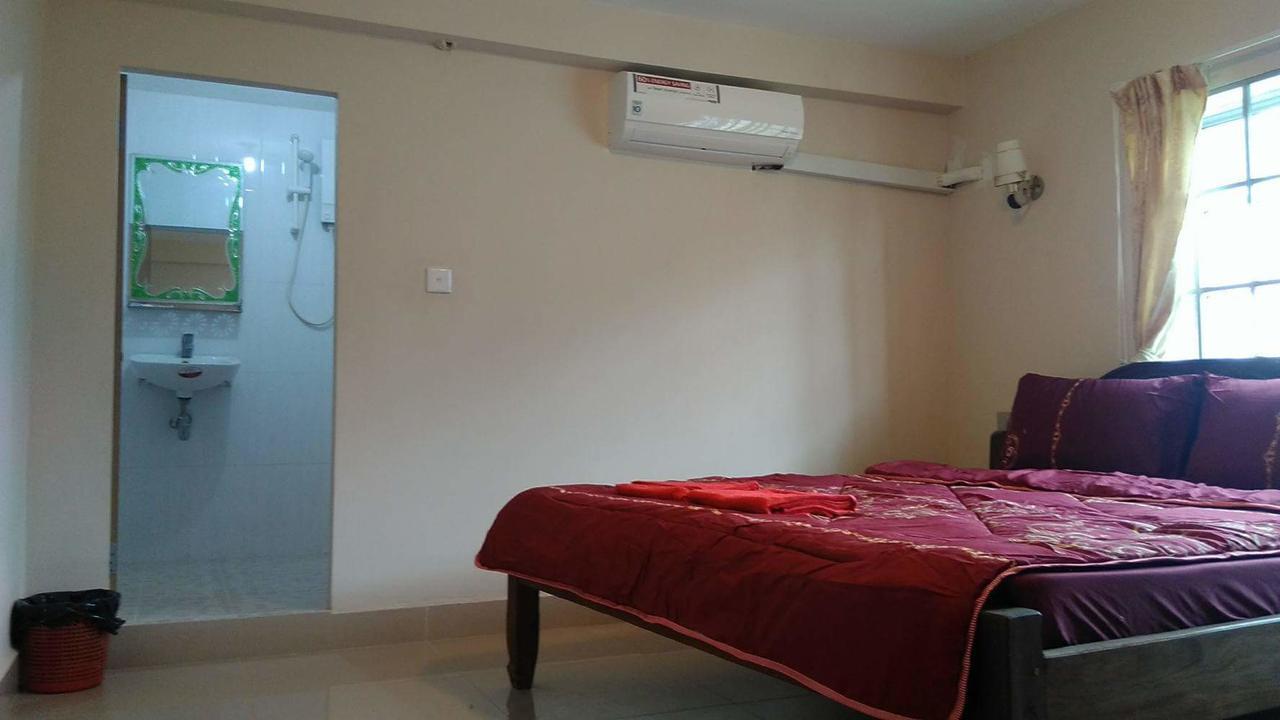 Kepmandou Lounge-Bar Bed & Breakfast ภายนอก รูปภาพ