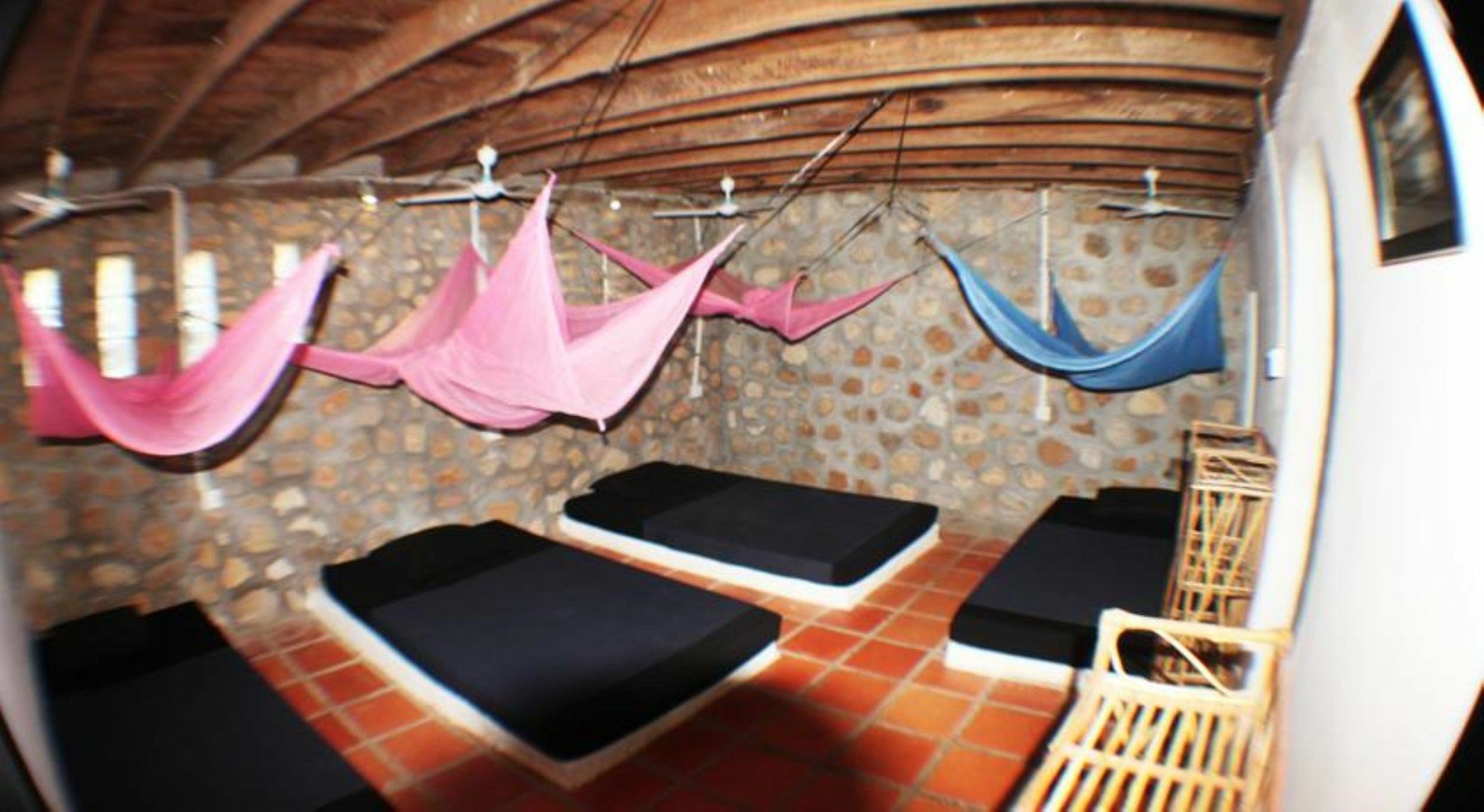Kepmandou Lounge-Bar Bed & Breakfast ภายนอก รูปภาพ