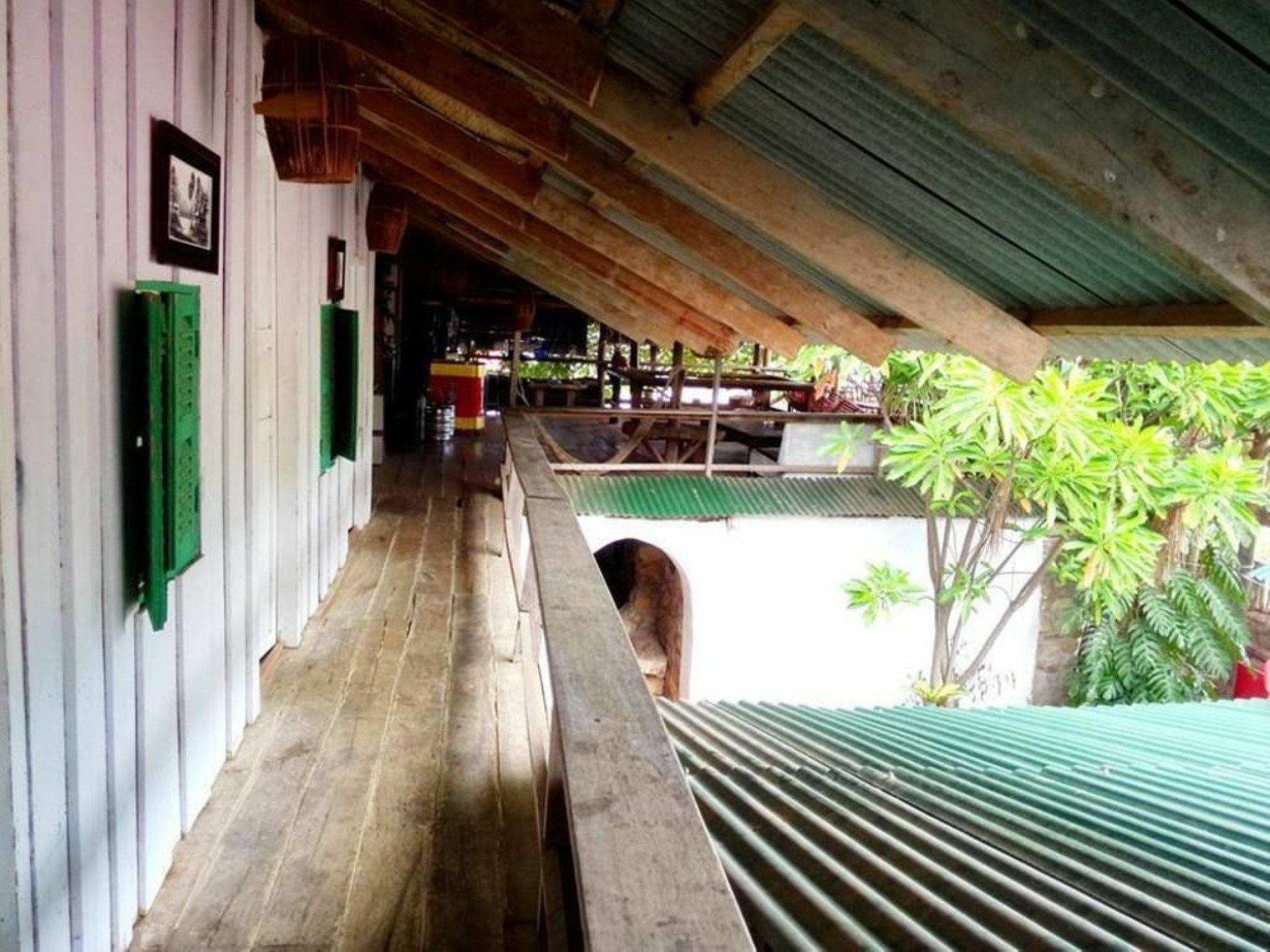 Kepmandou Lounge-Bar Bed & Breakfast ภายนอก รูปภาพ